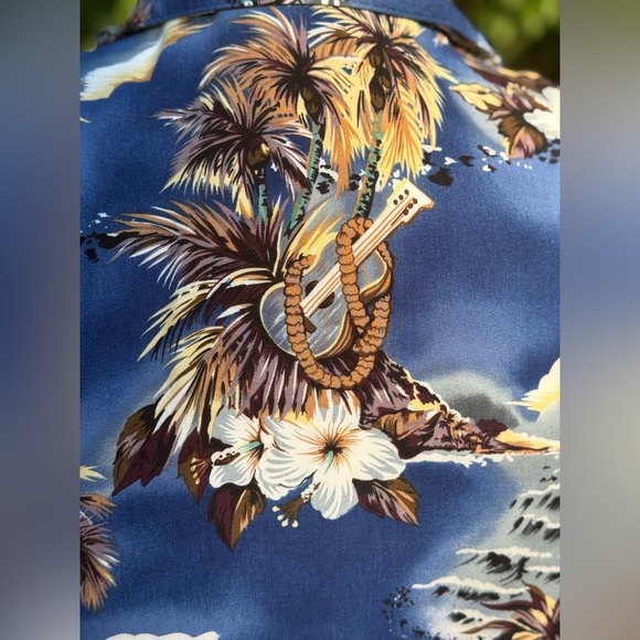 Hilo Hattie Blue Tropical Button Down Shirt - Picture 5 of 8